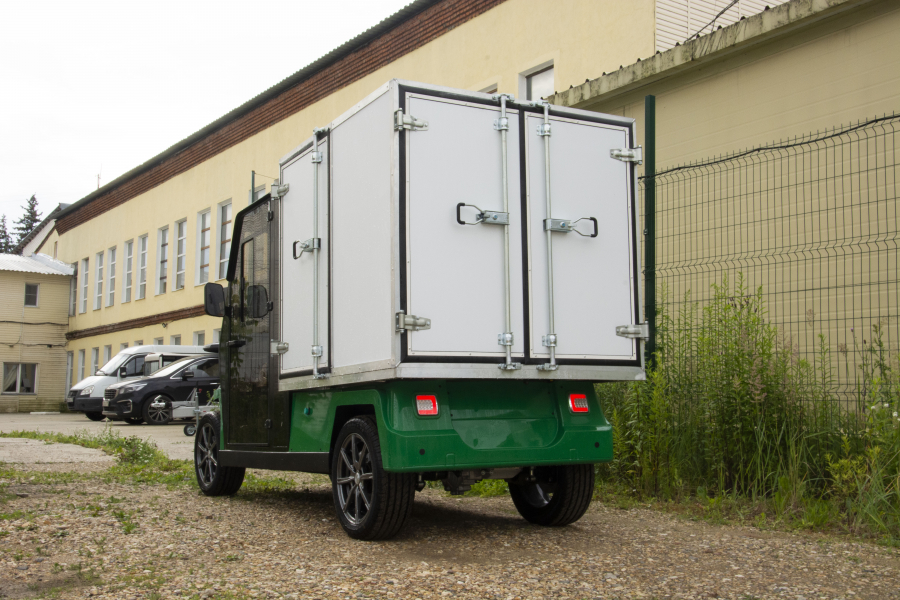 Voiture de golf Urbis 2 supercargo fermée