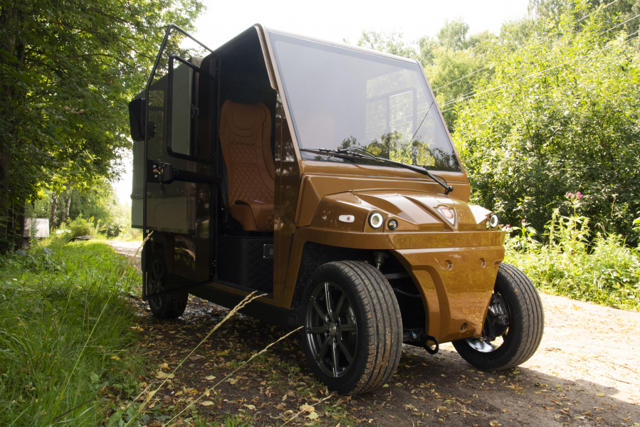 Voiture de golf Urbis 2 supercargo fermée