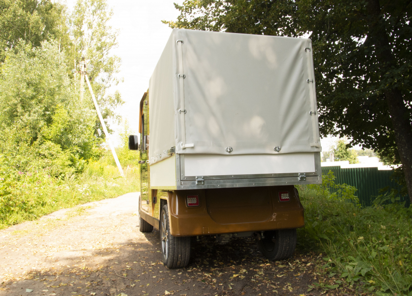 Voiture de golf Urbis 2 supercargo fermée